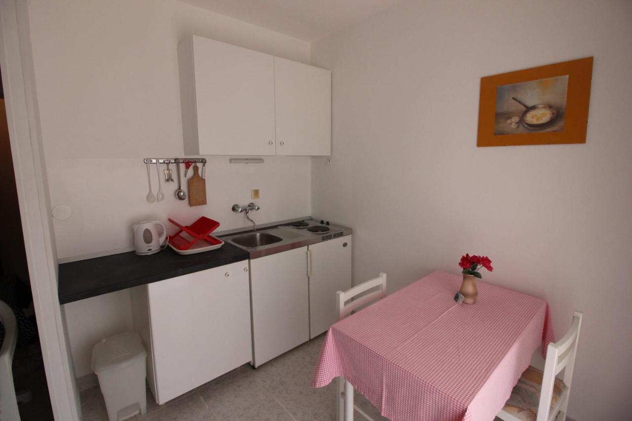 Apartmani Pavicic-Ivelja Stari Grad  Buitenkant foto